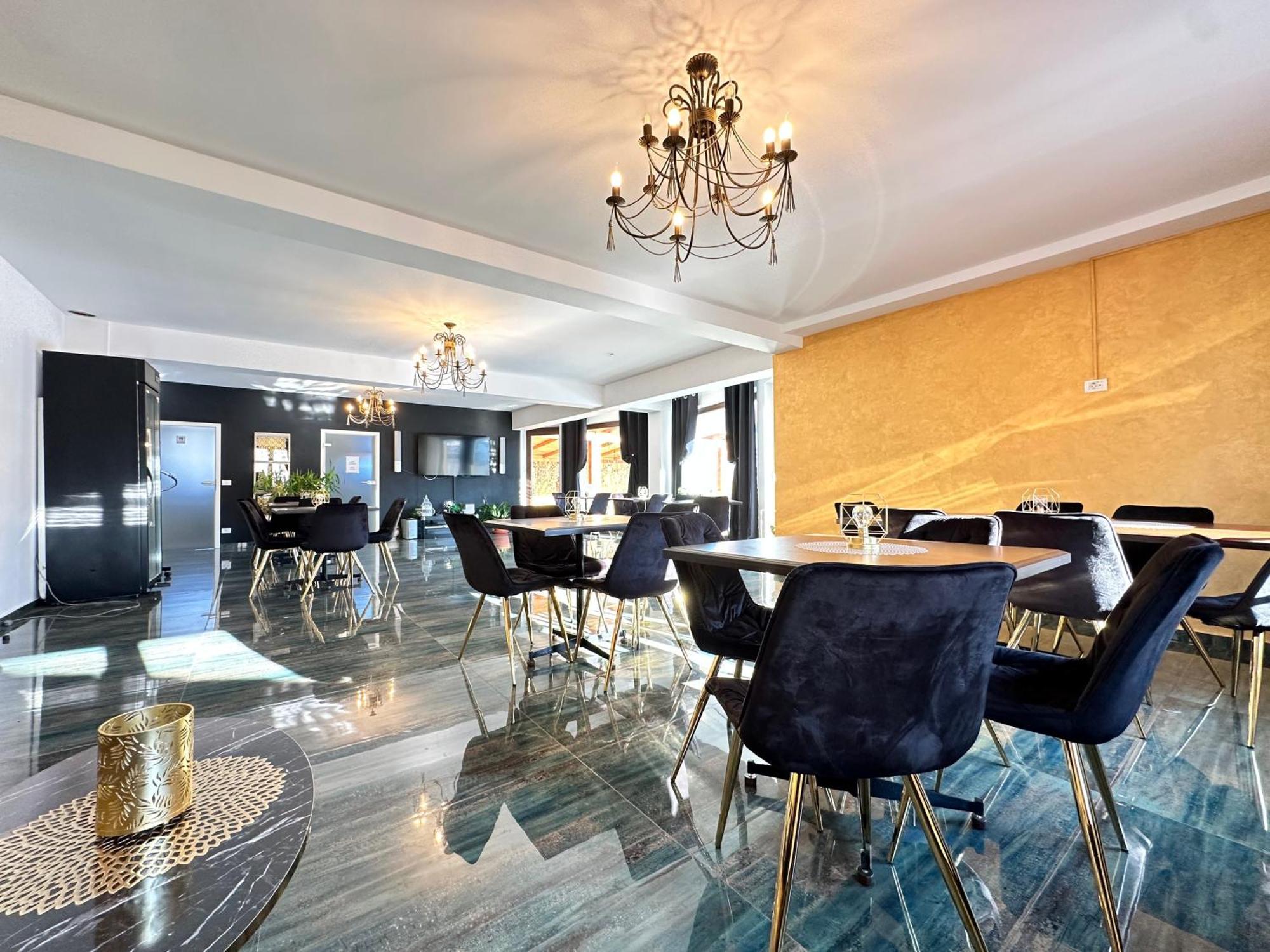 Emerald Residence Rîşnov Exteriör bild