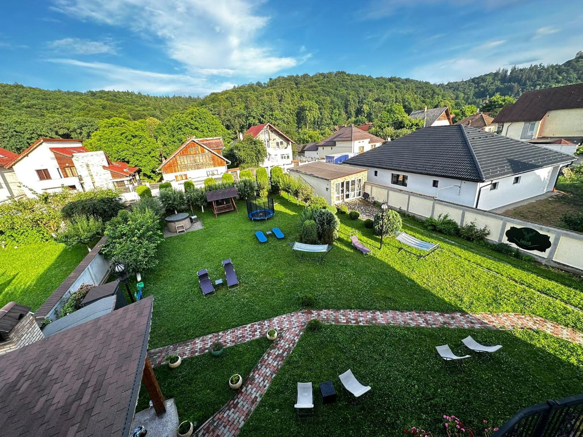 Emerald Residence Rîşnov Exteriör bild